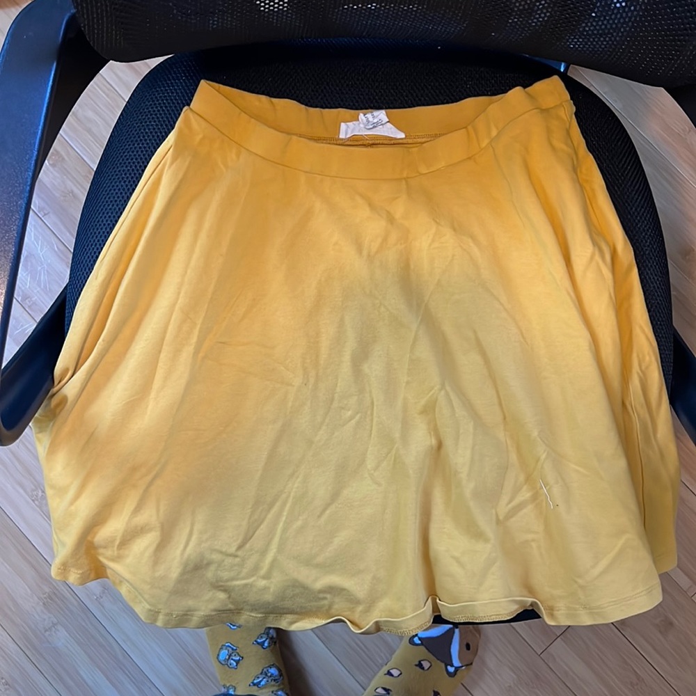 lightly worn forever 21 yellow skirt size medium